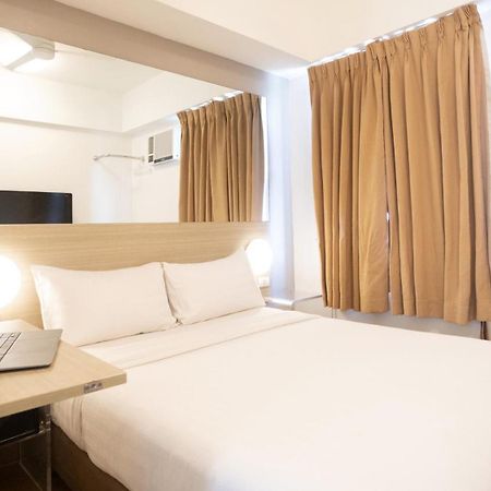 Red Planet Cebu Hotel Exterior photo