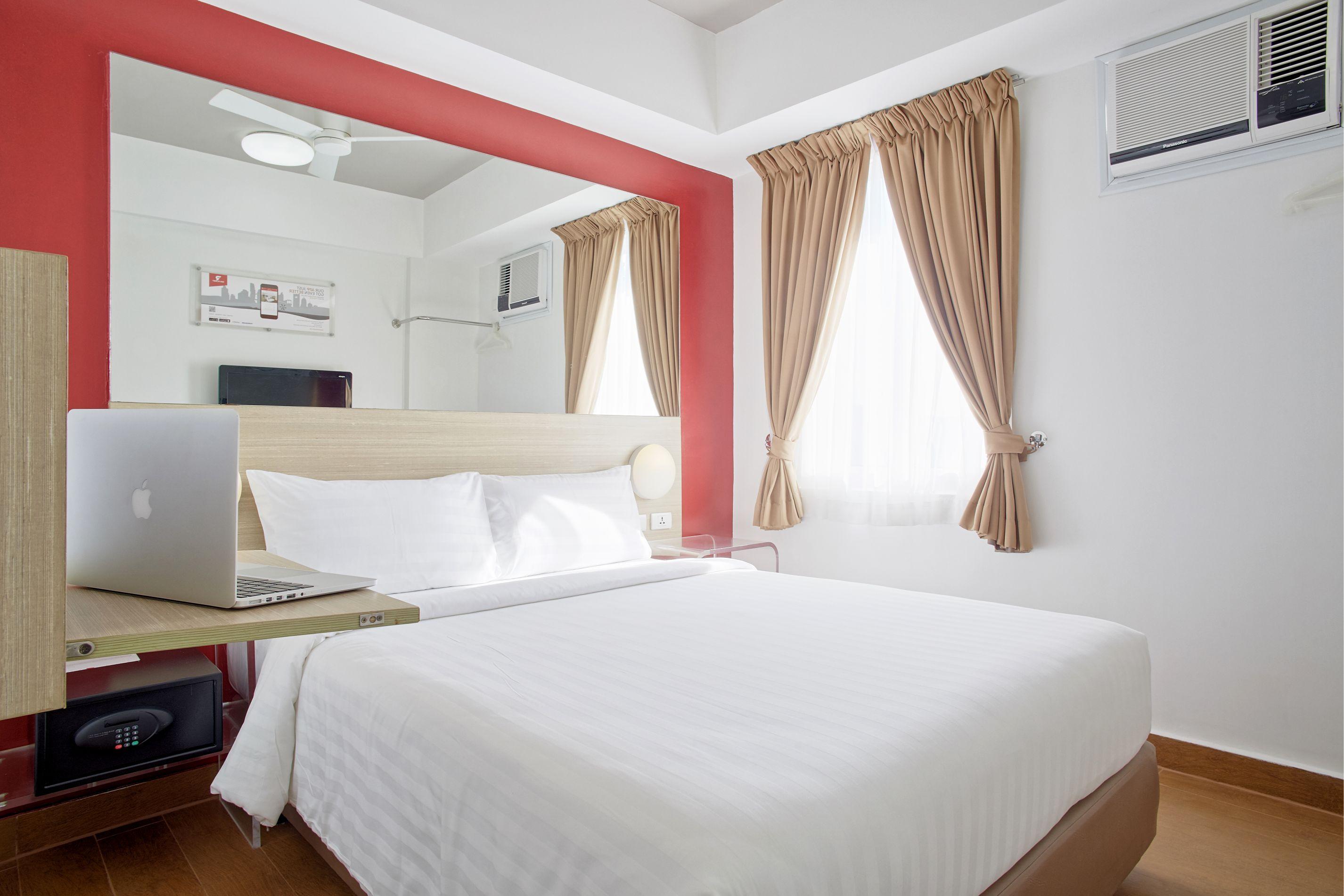 Red Planet Cebu Hotel Exterior photo