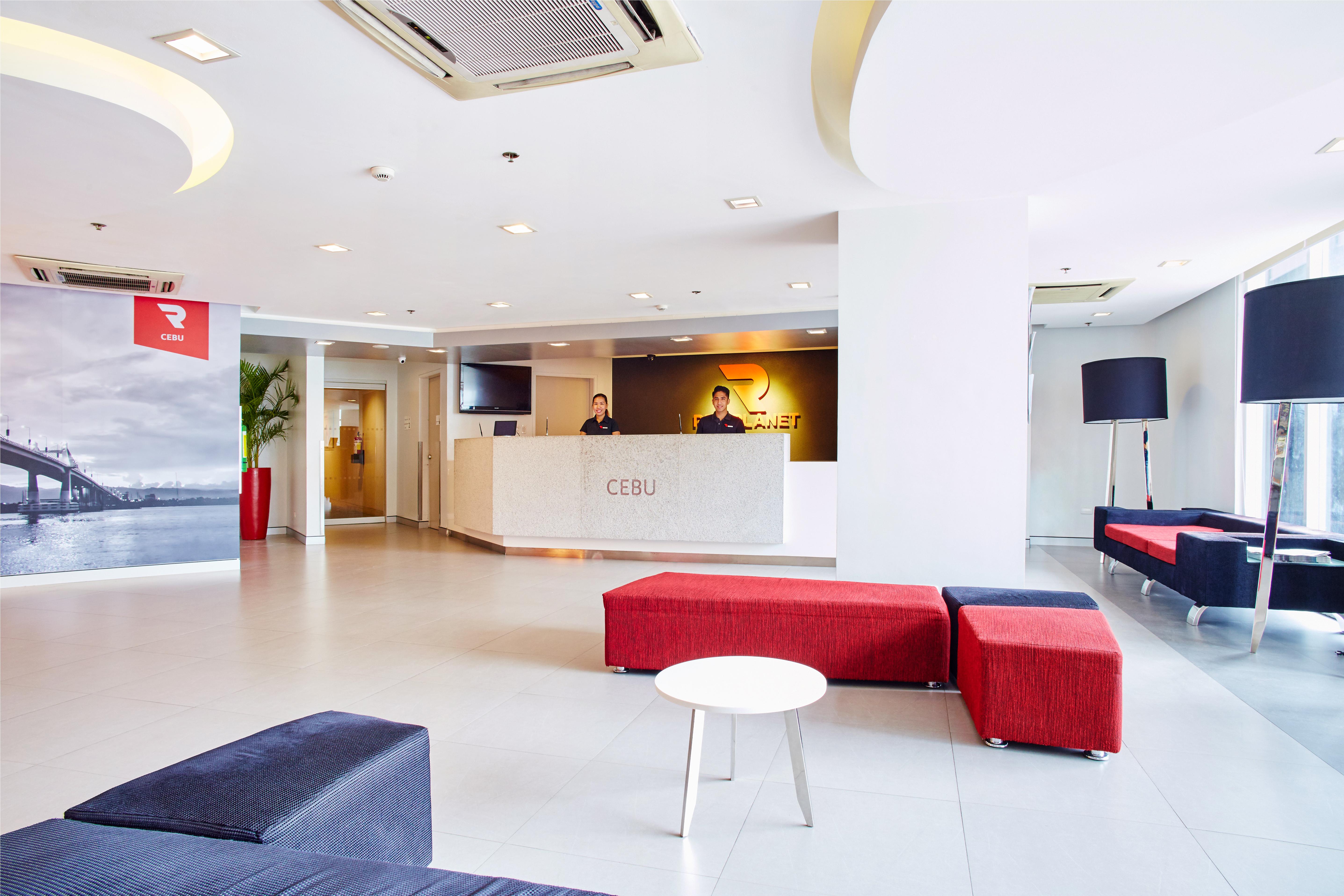 Red Planet Cebu Hotel Exterior photo