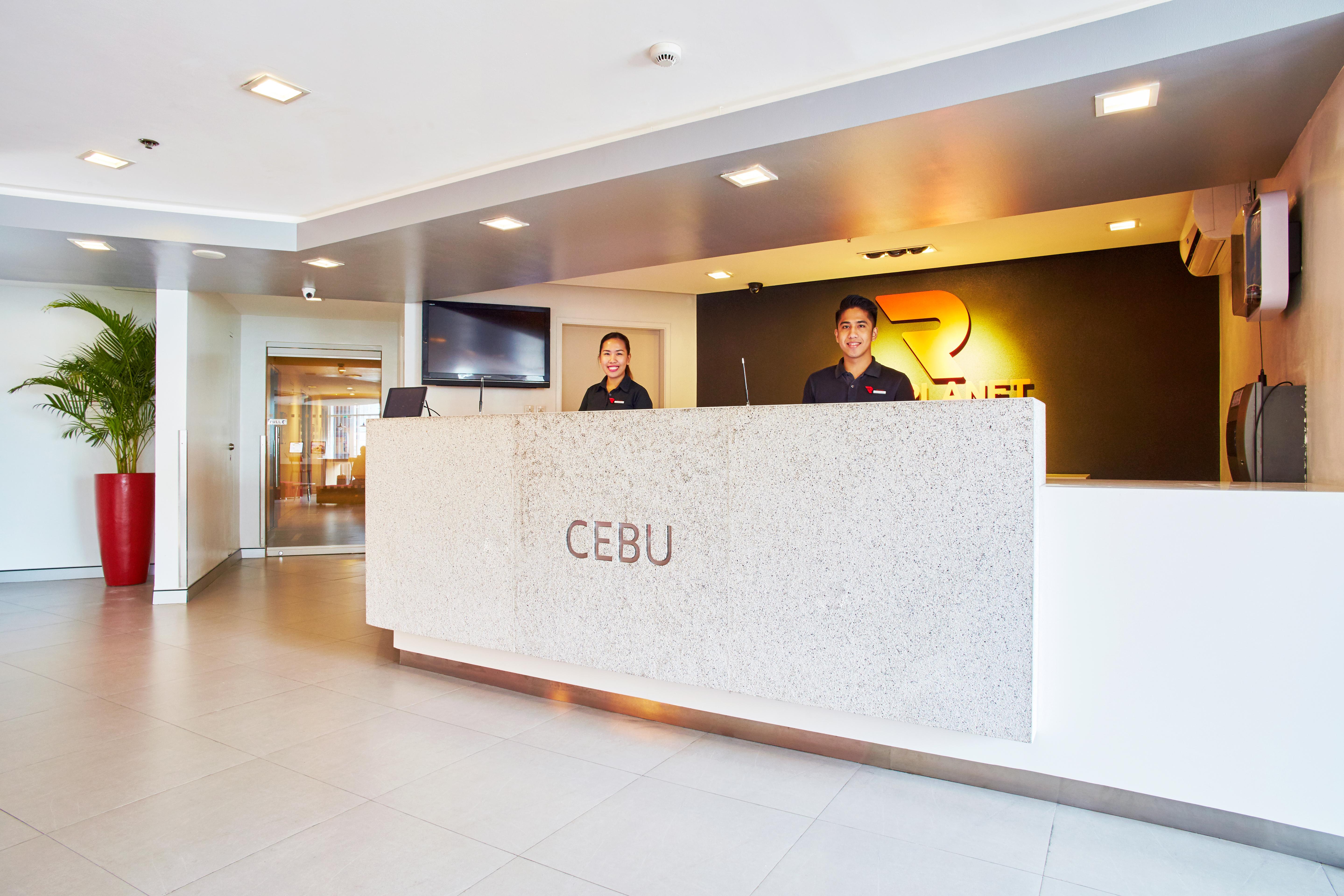 Red Planet Cebu Hotel Exterior photo