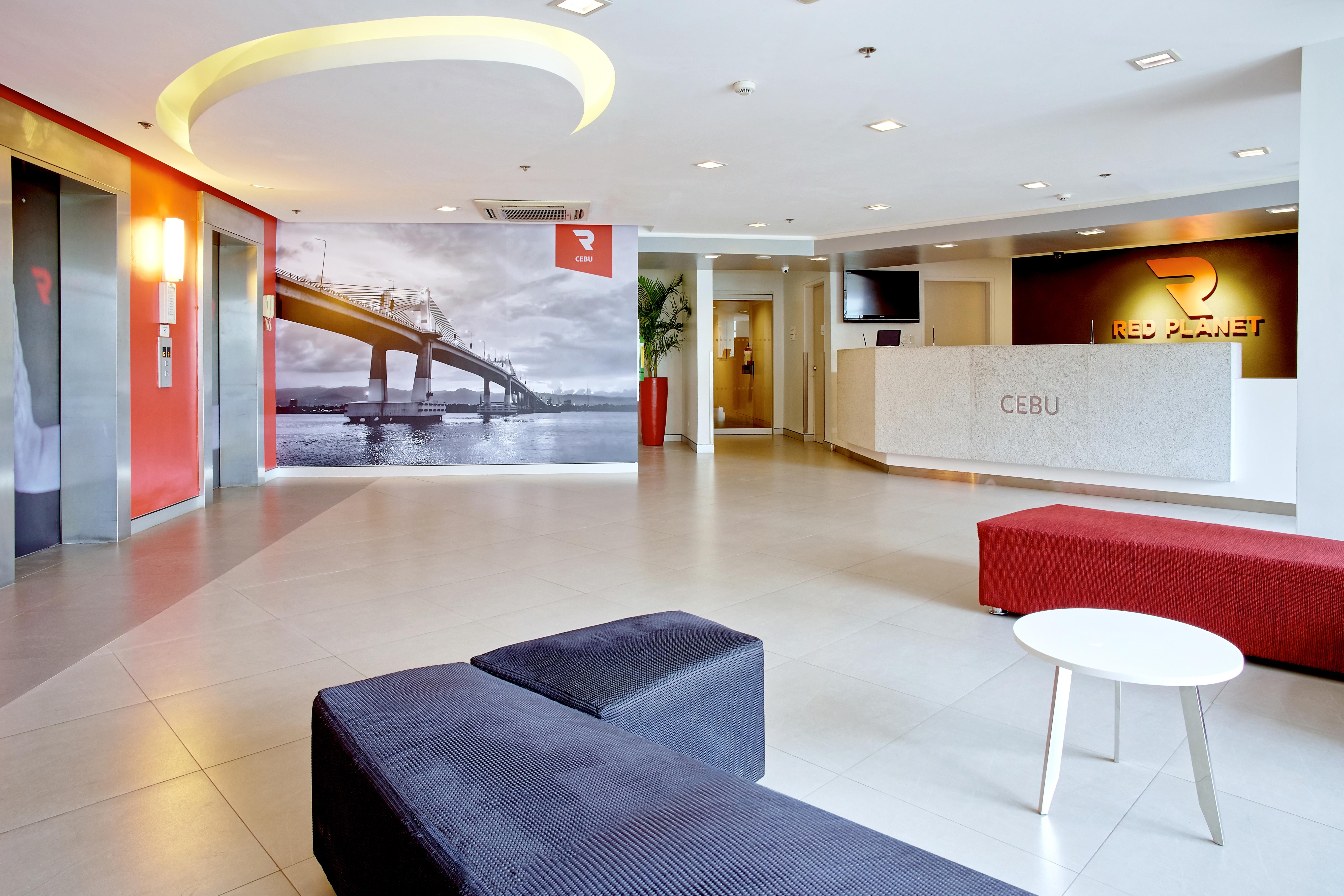 Red Planet Cebu Hotel Exterior photo