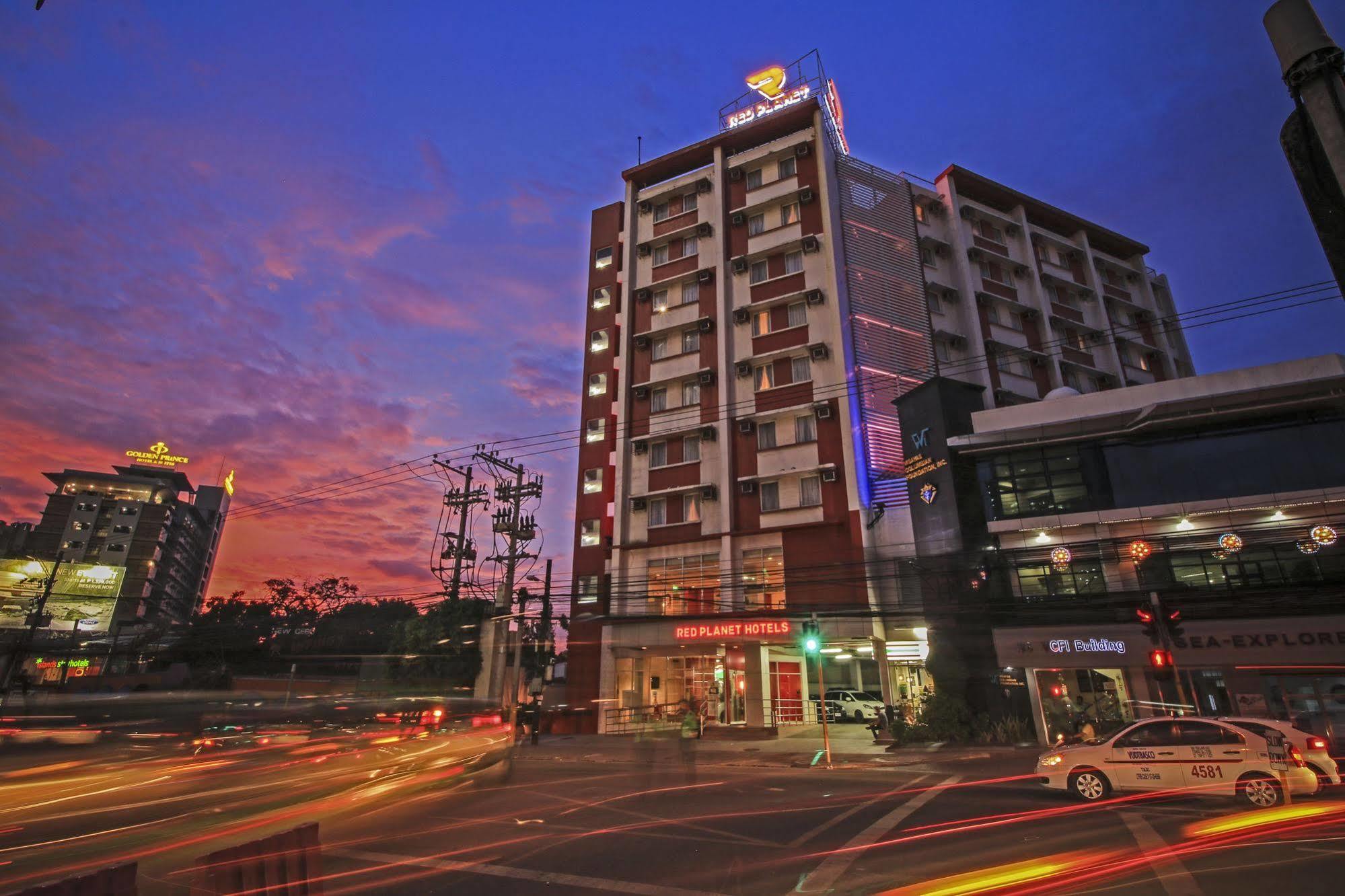 Red Planet Cebu Hotel Exterior photo