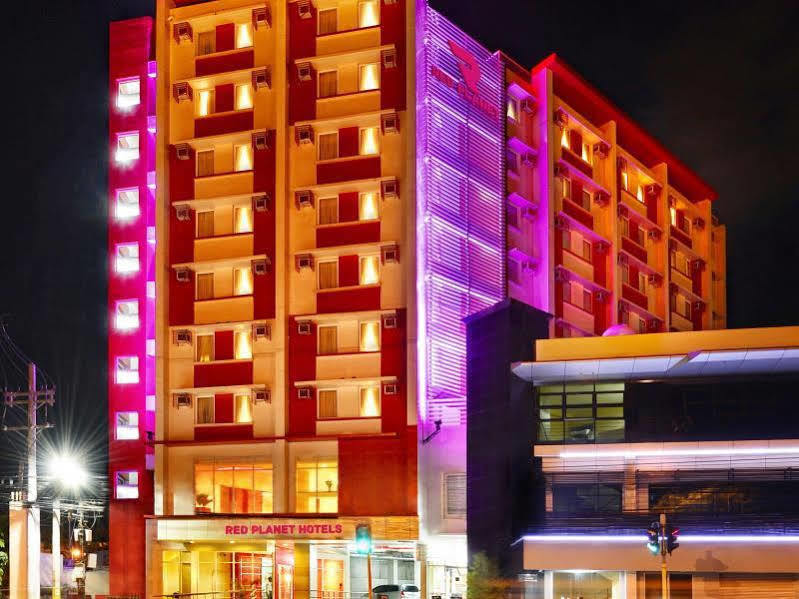Red Planet Cebu Hotel Exterior photo