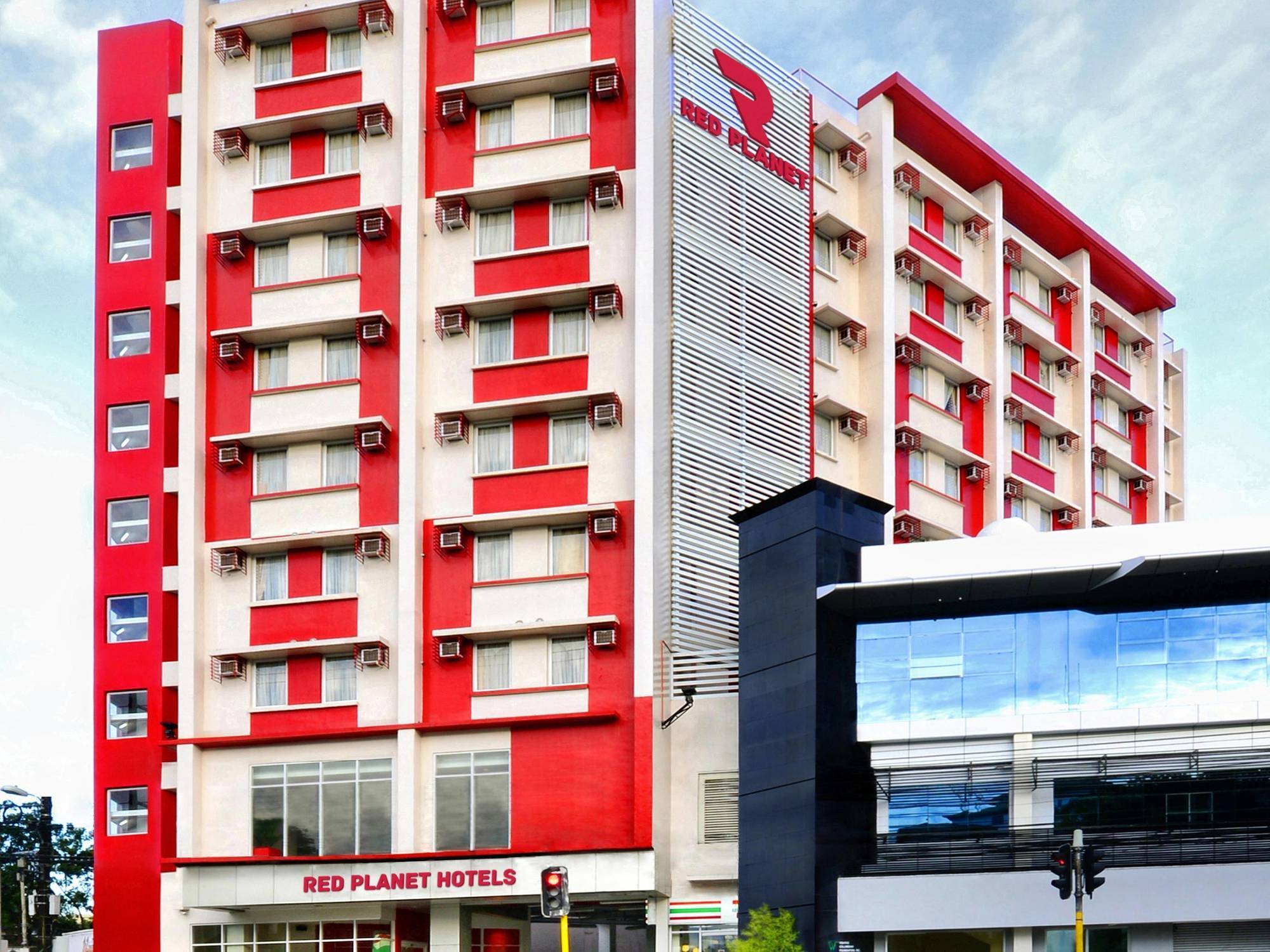 Red Planet Cebu Hotel Exterior photo